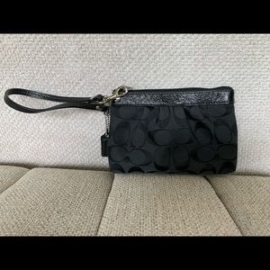Coach wristlet/Black